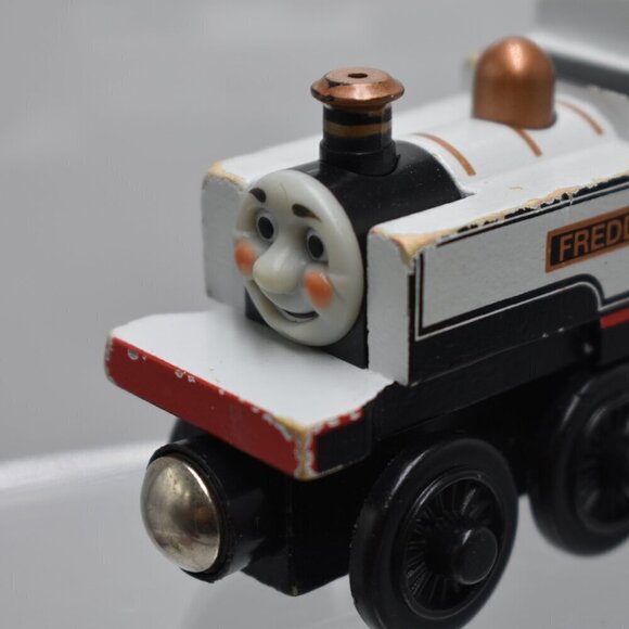 2003 Fearless Freddie Pink Cheeks Thomas & Friends Wooden Railway Train Engine - Picture 2 of 11